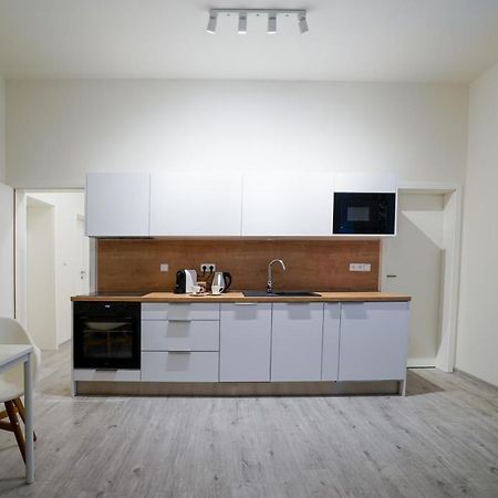 Lucy'S Apartments 2 Olomouc Bagian luar foto